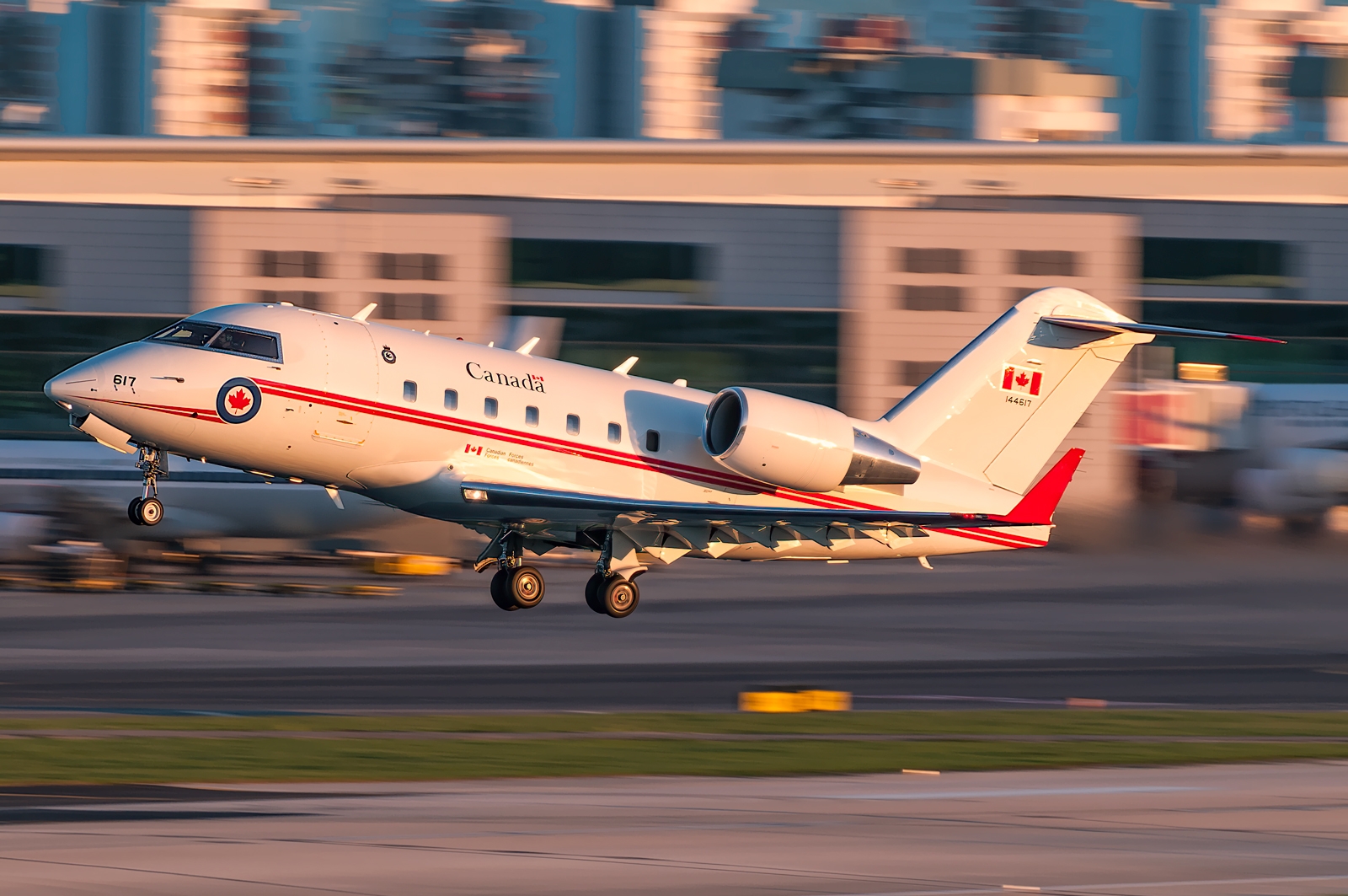 144617 - Canadair CC-144C Challenger