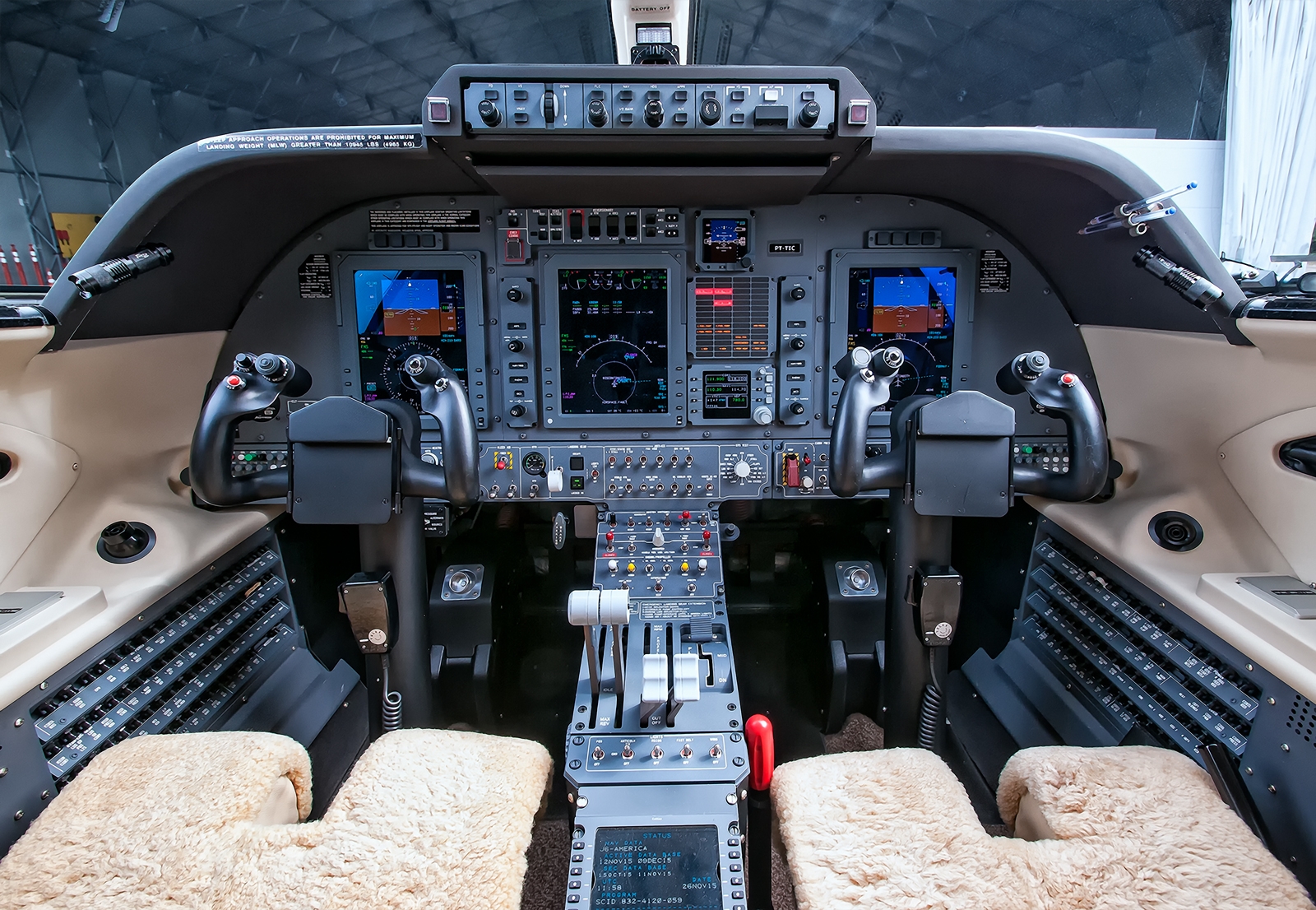 PT-TIC - Piaggio P-180 Avanti