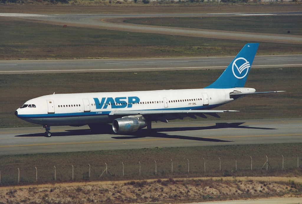 PP-SNL - Airbus A300B2-203