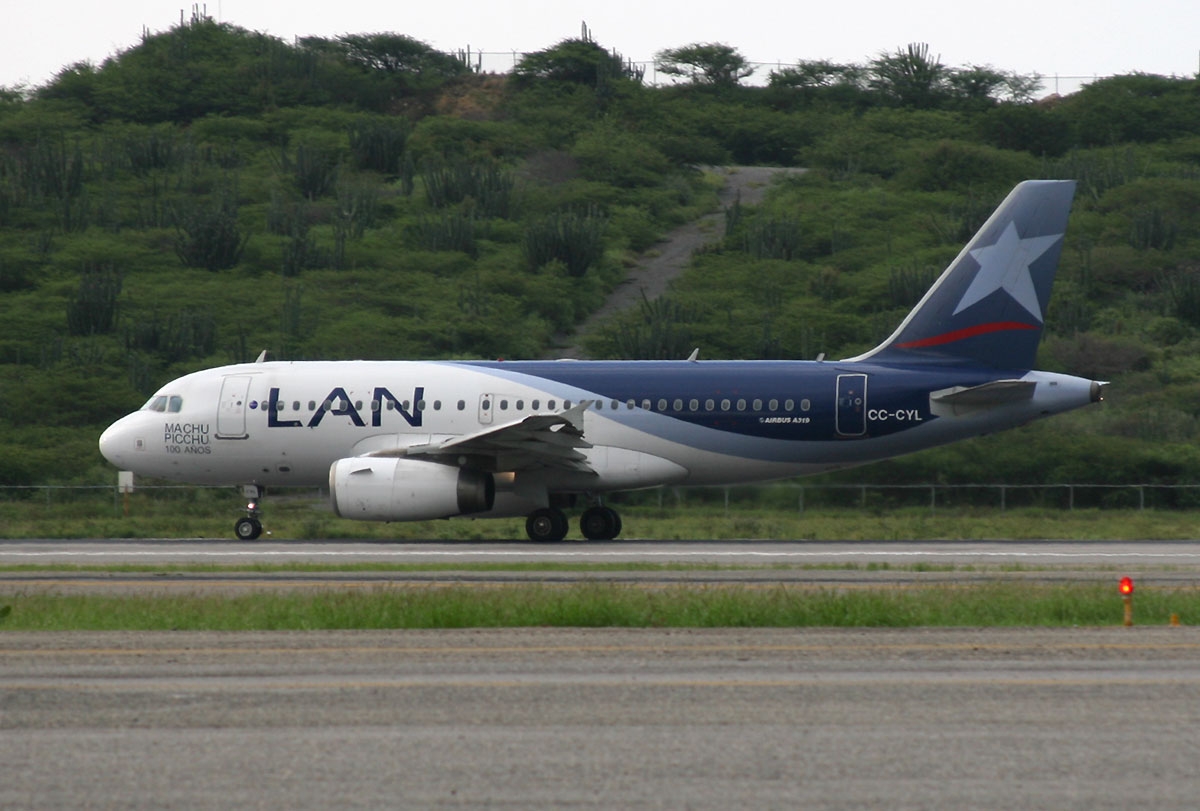 CC-CYL - Airbus A319