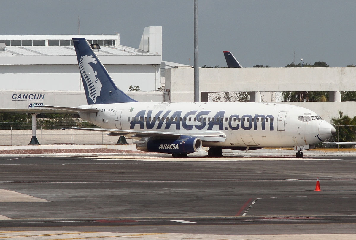 XA-TWJ - Boeing 737-200