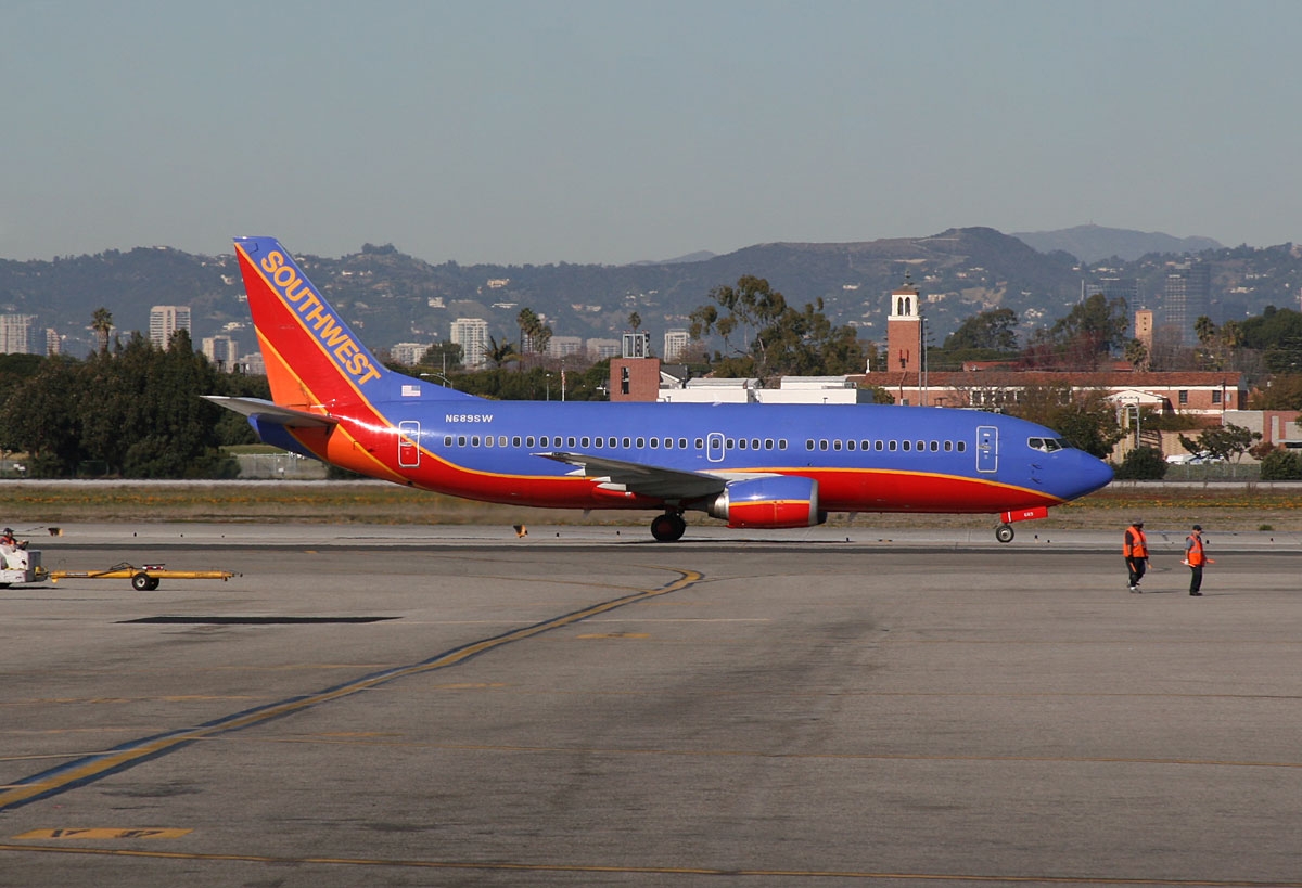 N689SW - Boeing 737-300