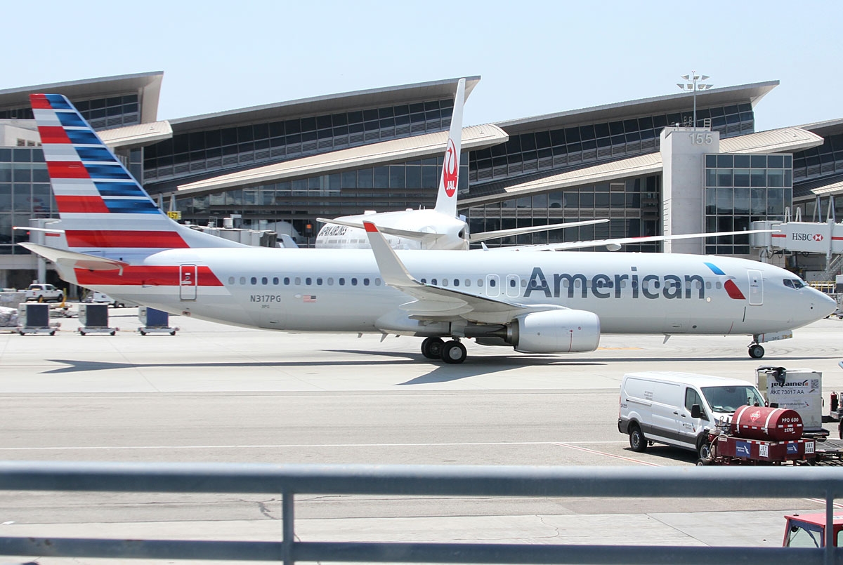 N317PG - Boeing 737-800