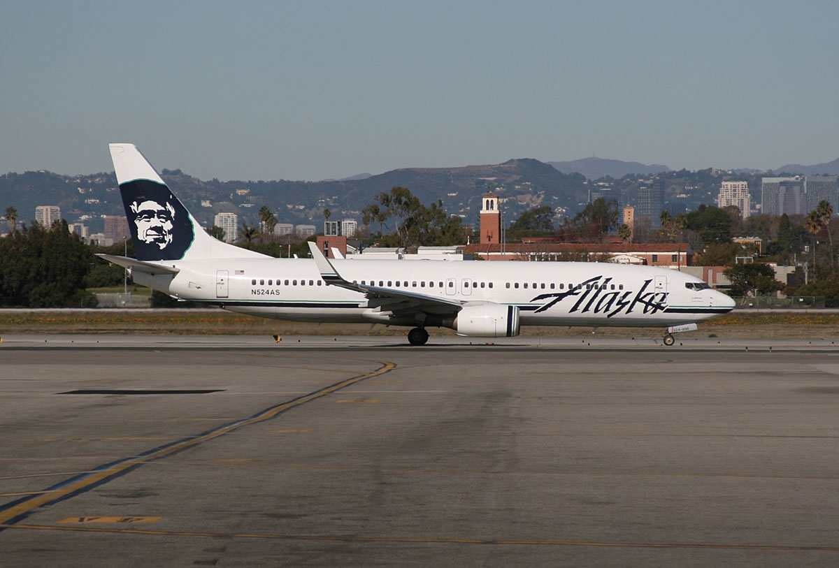 N524AS - Boeing 737-800