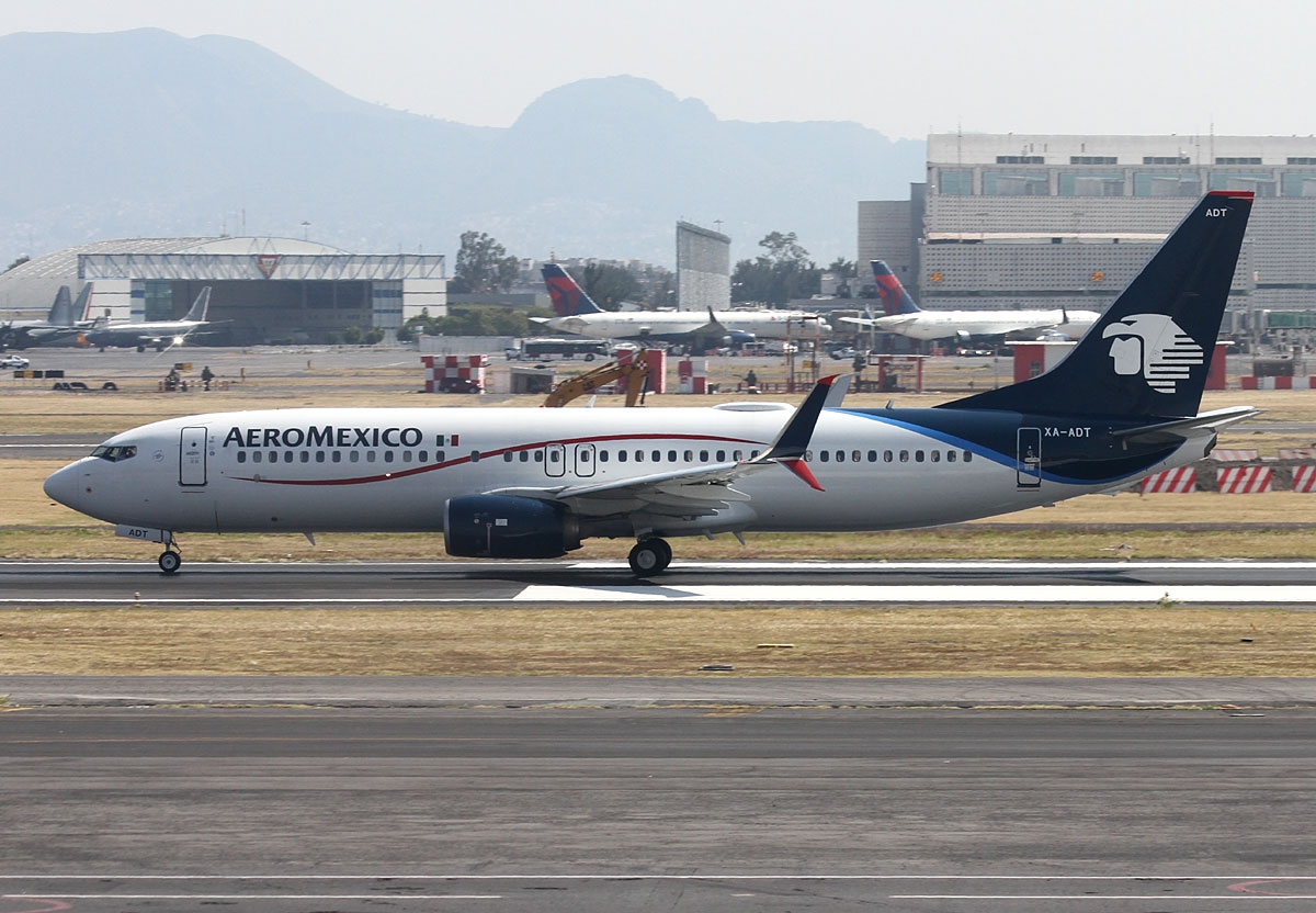 XA-ADT - Boeing 737-800