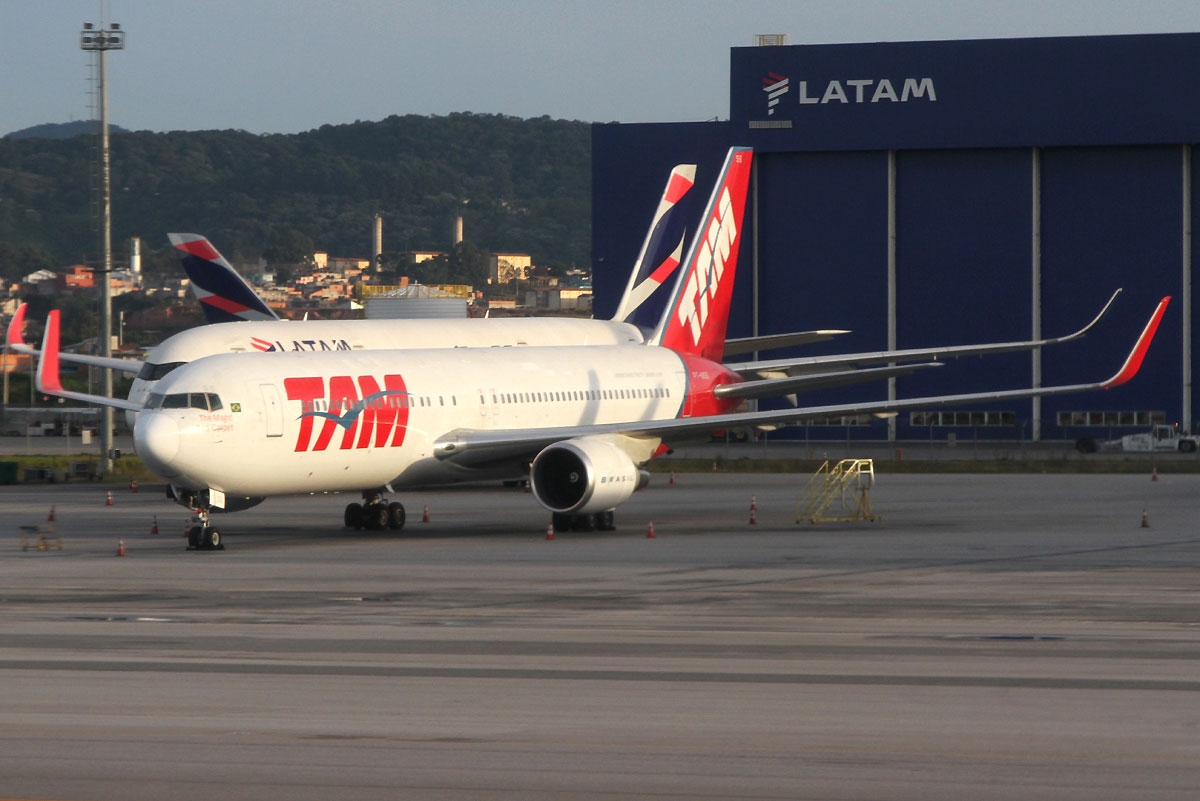 PT-MSS - Boeing 767-300(ER)