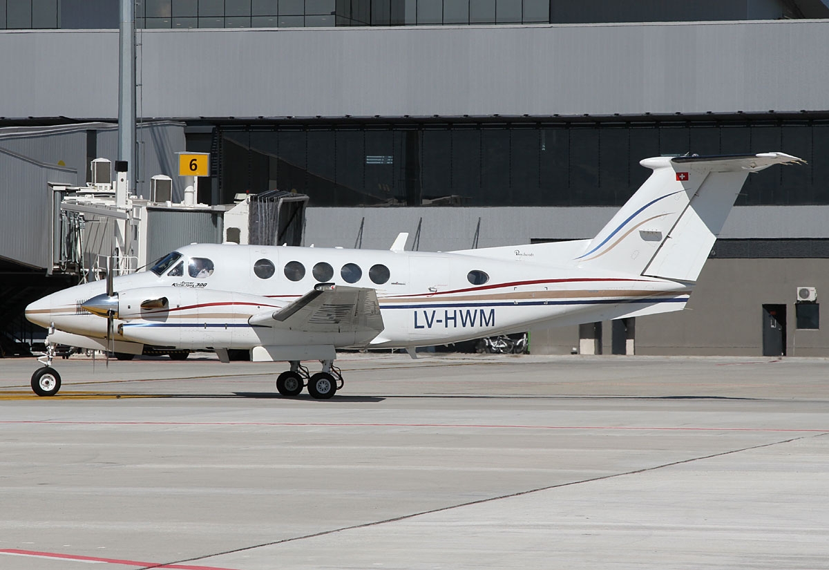 LV-HWM - Beechcraft 300LW Super King Air