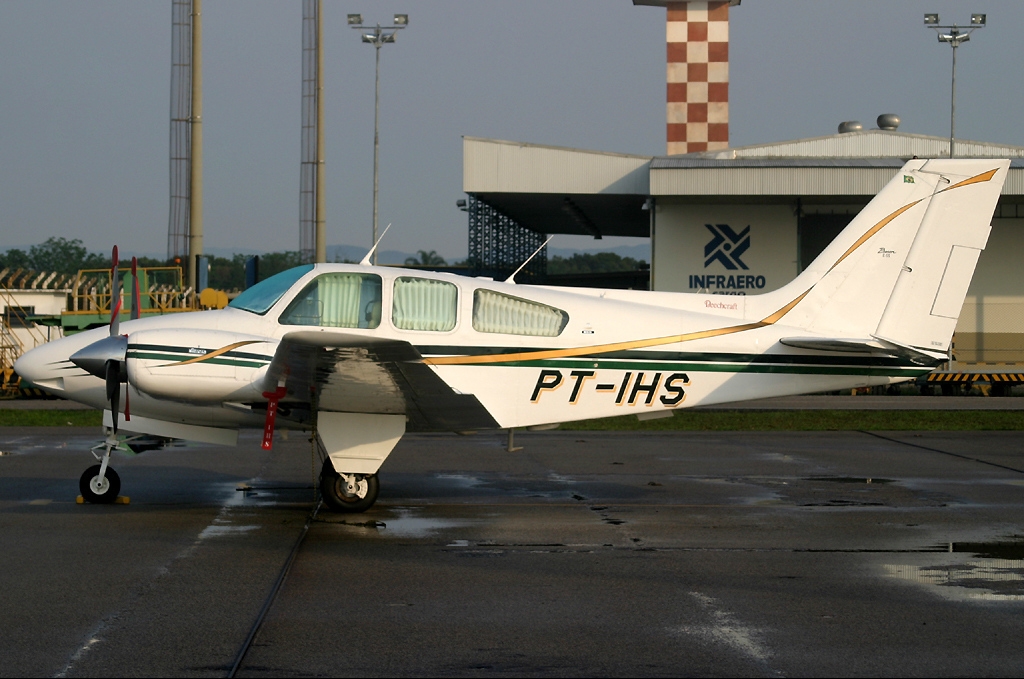 PT-IHS - Beechcraft 95-B55 Baron