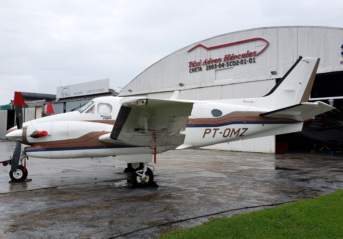 PT-OMZ - Beechcraft C90A King Air