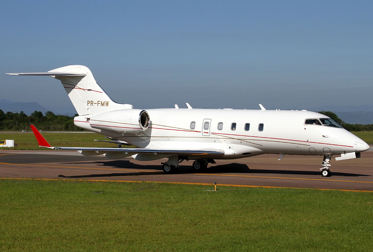 PR-FMW - Bombardier BD-100-1A10 Challenger 300