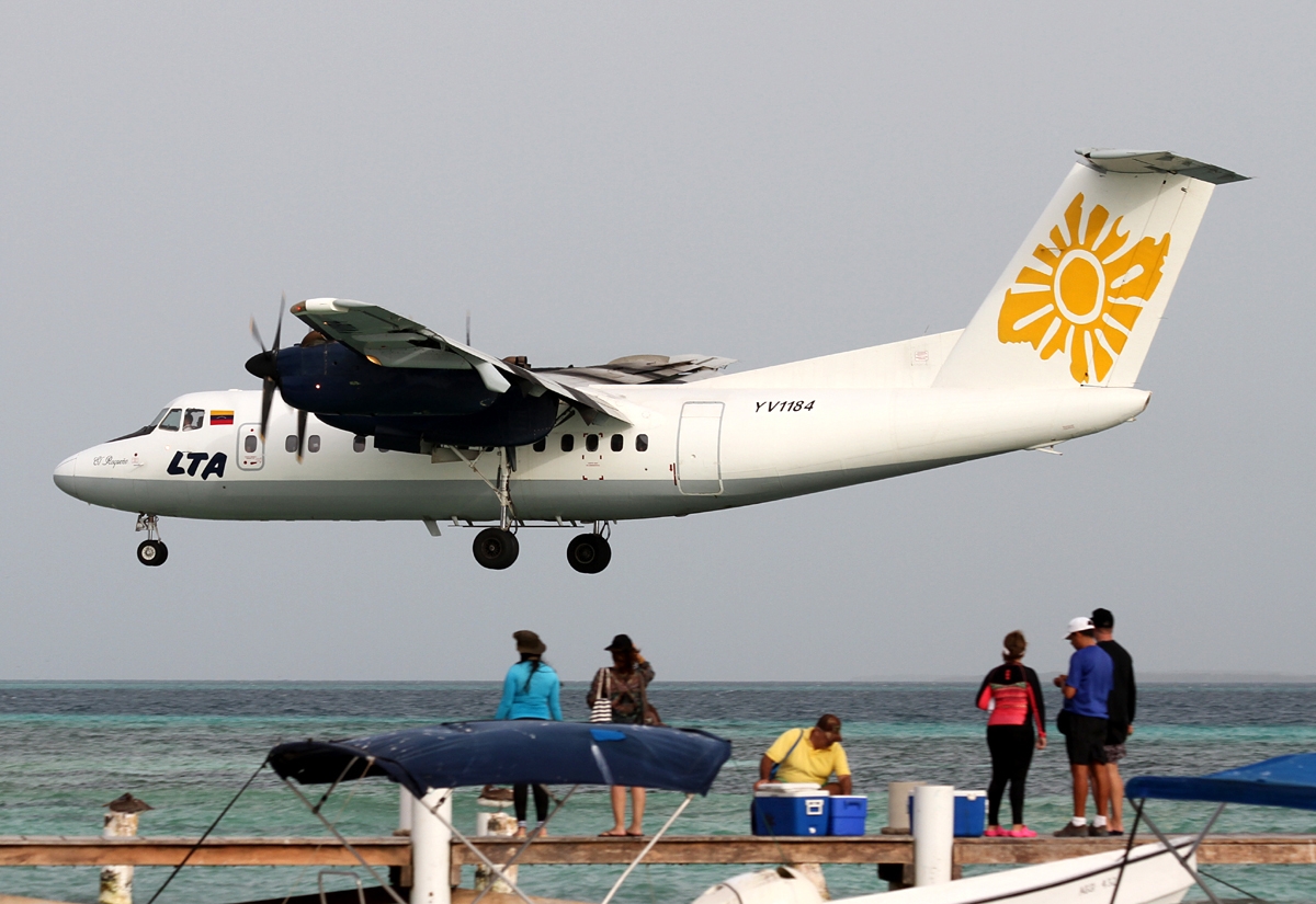 YV1184 - De Havilland Canada DHC-7-102 Dash 7