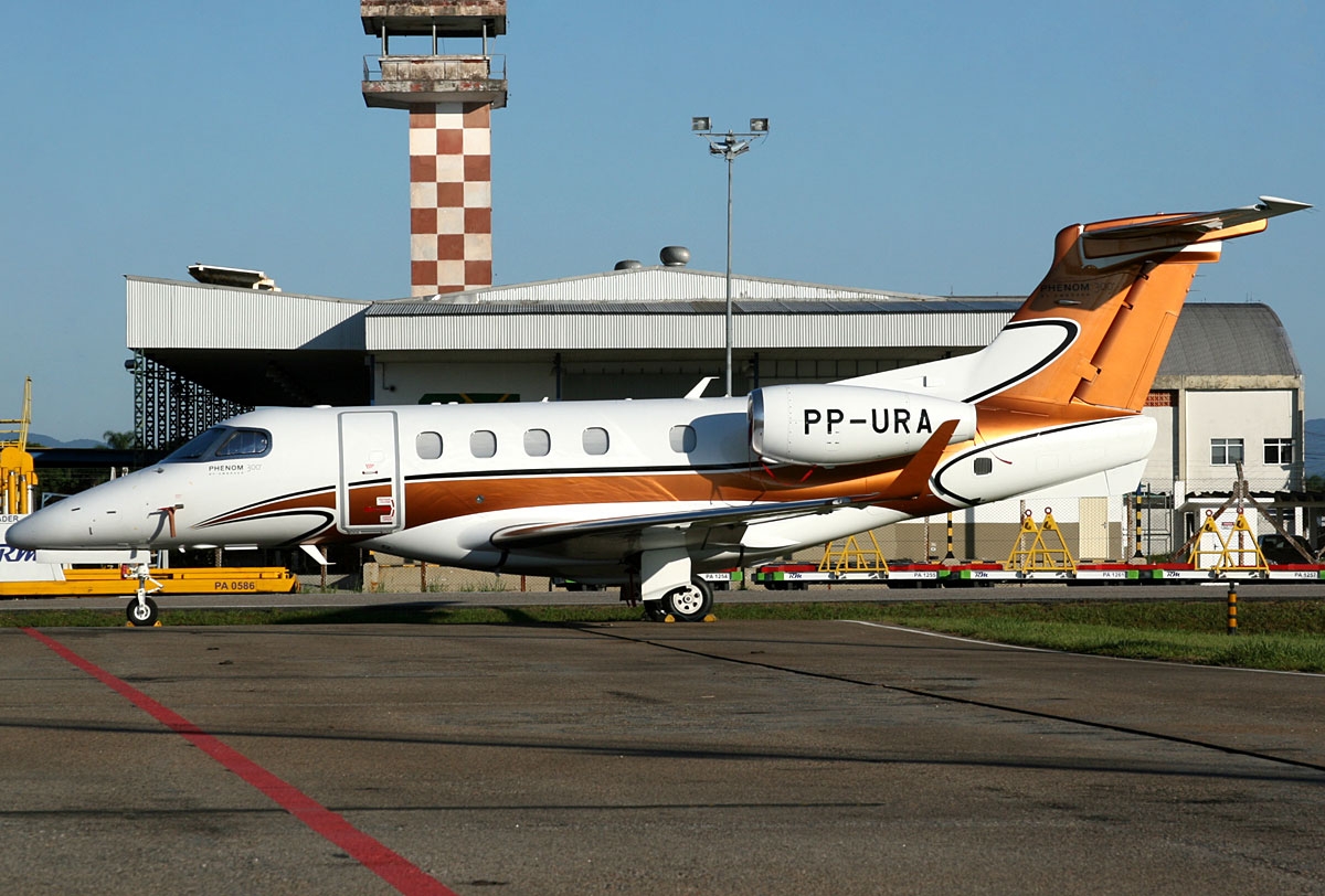 PP-URA - Embraer EMB-505 Phenom 300