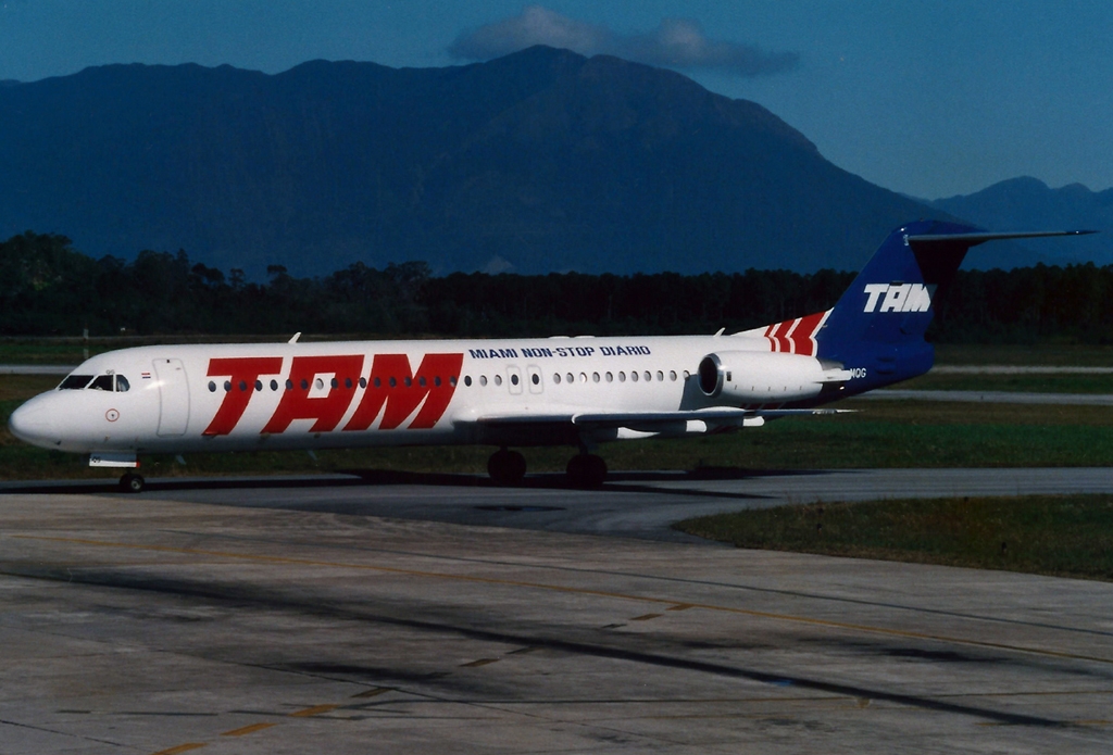 PT-MQG - Fokker 100