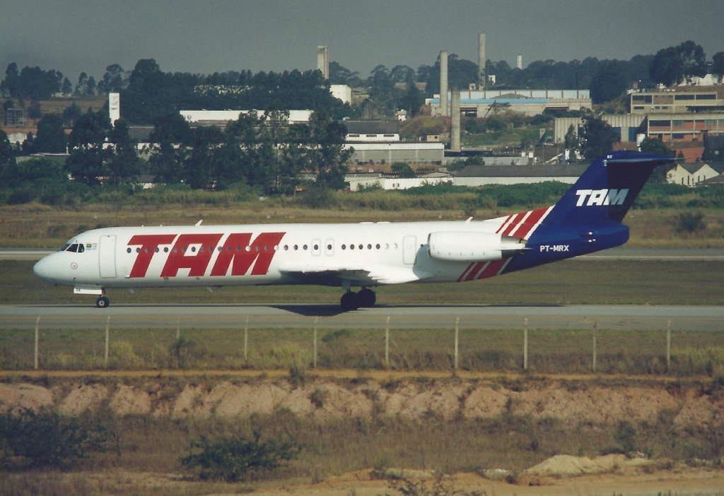 PT-MRX - Fokker 100