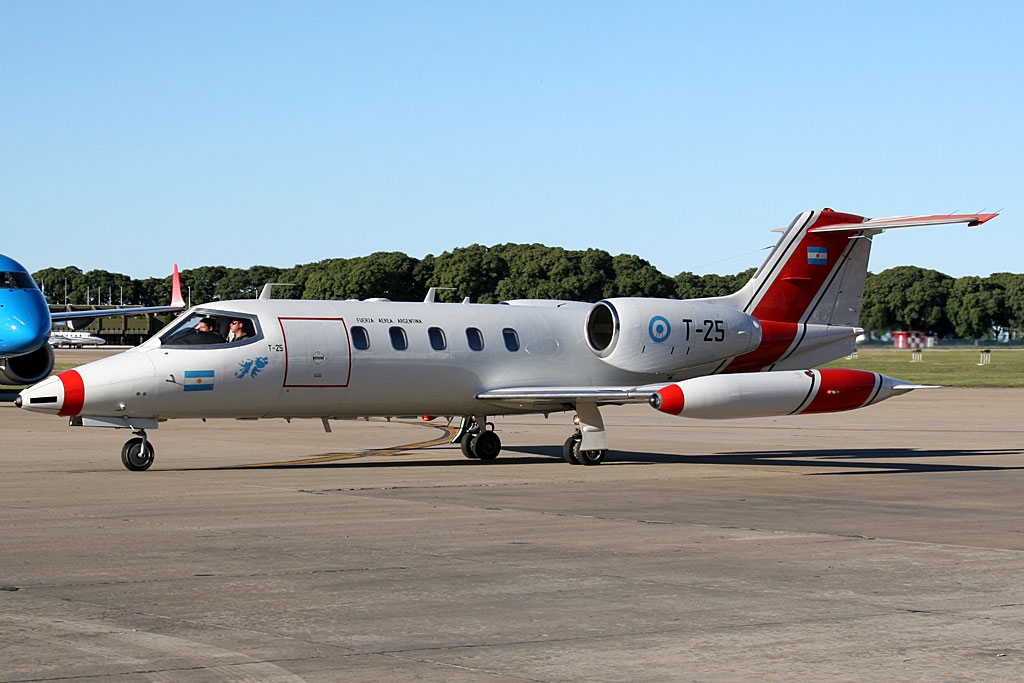 T-25 - Bombardier Learjet 35A