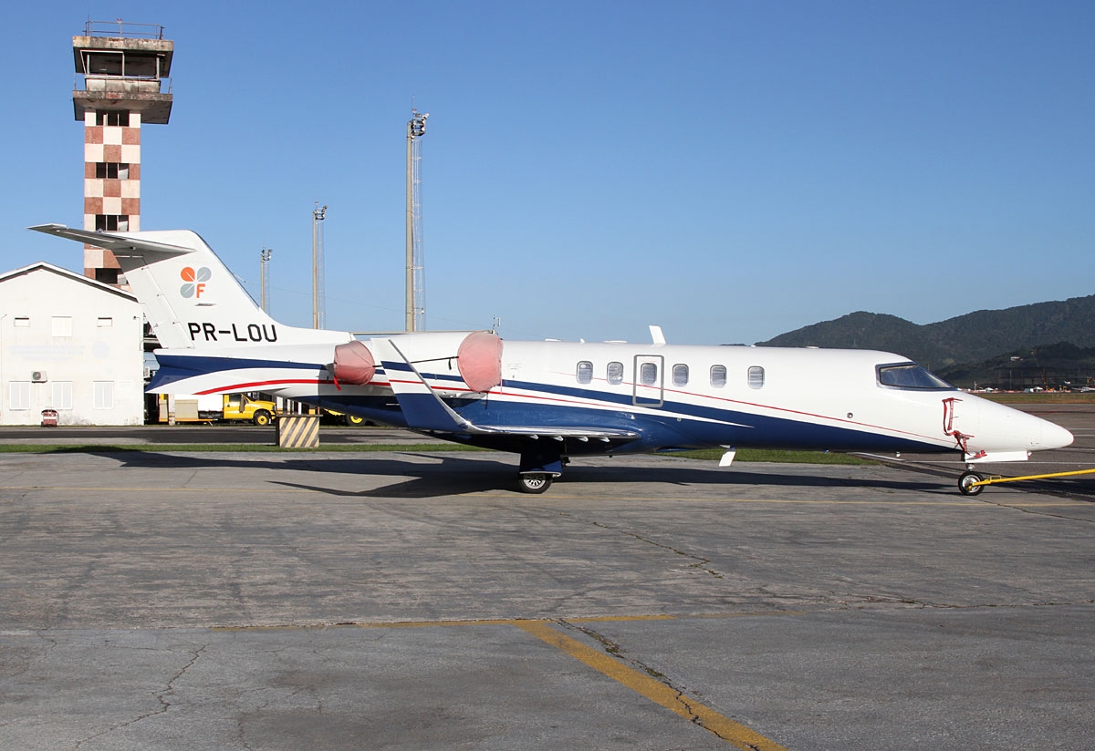 PR-LOU - Bombardier Learjet 40