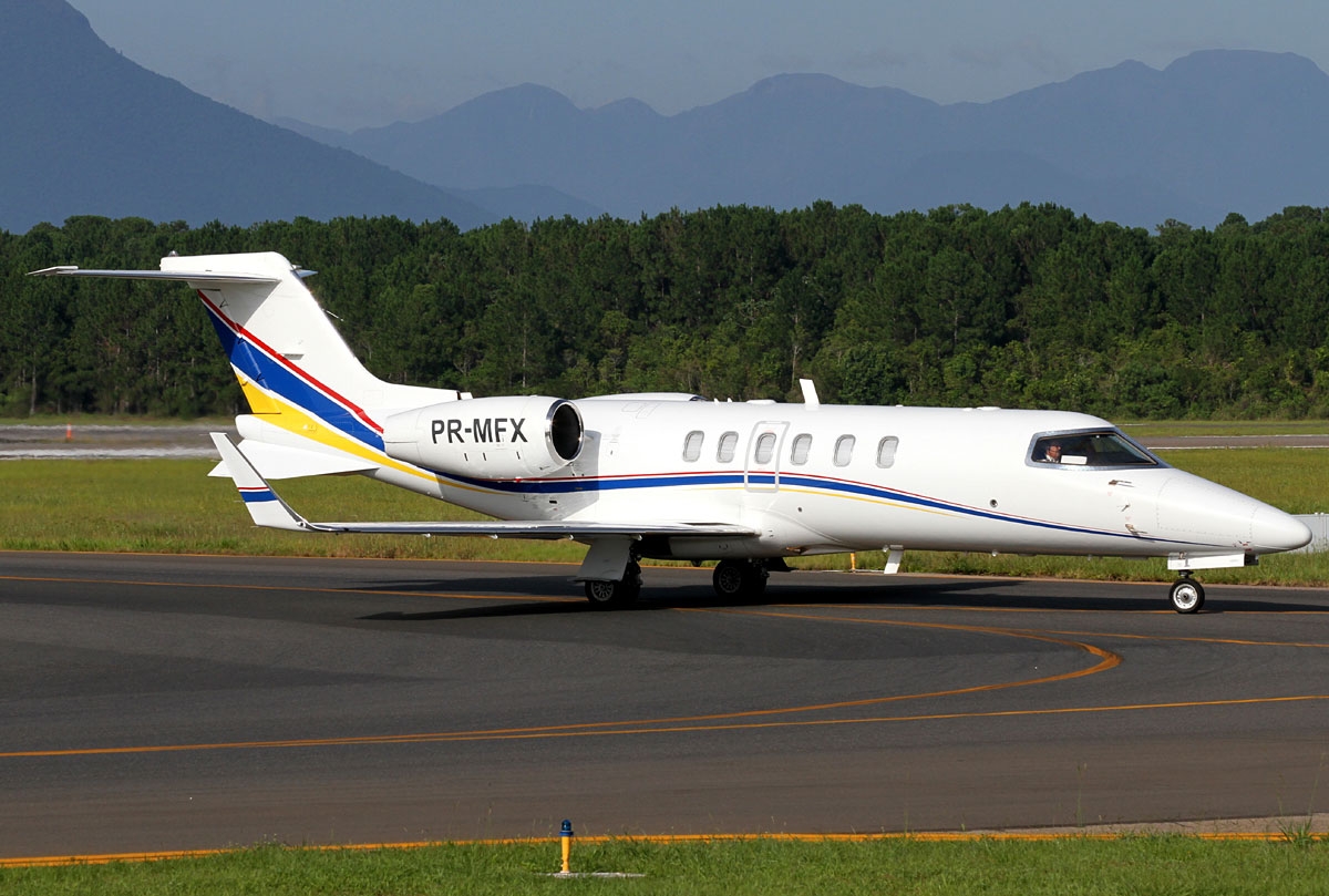 PR-MFX - Bombardier Learjet 40