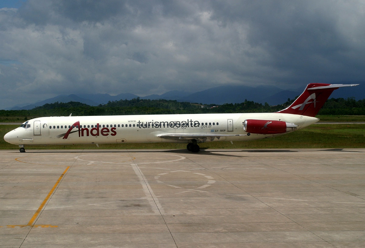 LV-BEP - McDonnell Douglas MD-82