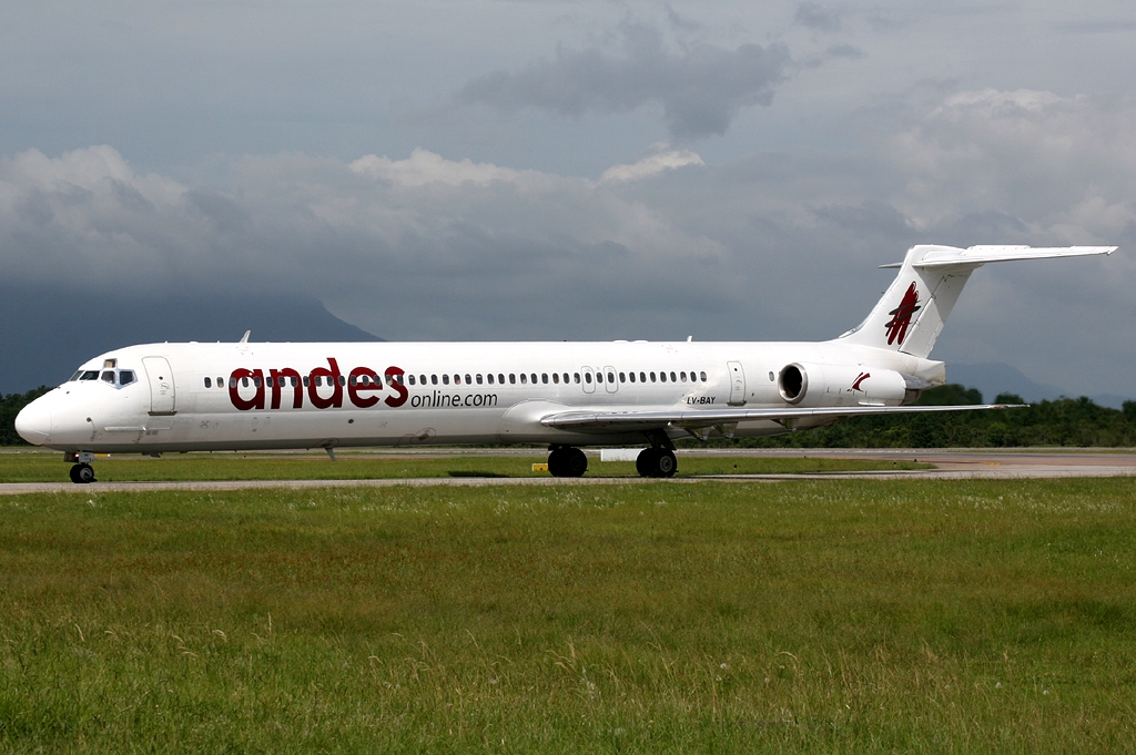 LV-BAY - McDonnell Douglas MD-83