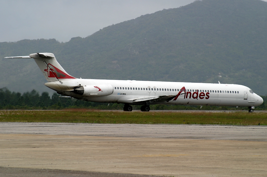 LV-BNI - McDonnell Douglas MD-83