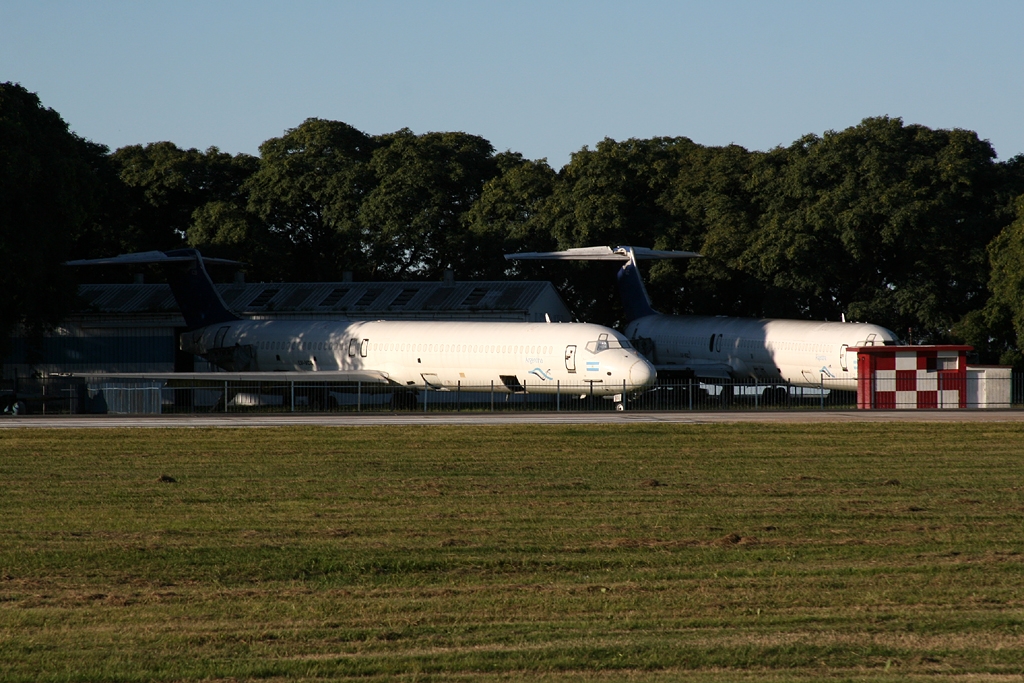 LV-VCB - McDonnell Douglas MD-88