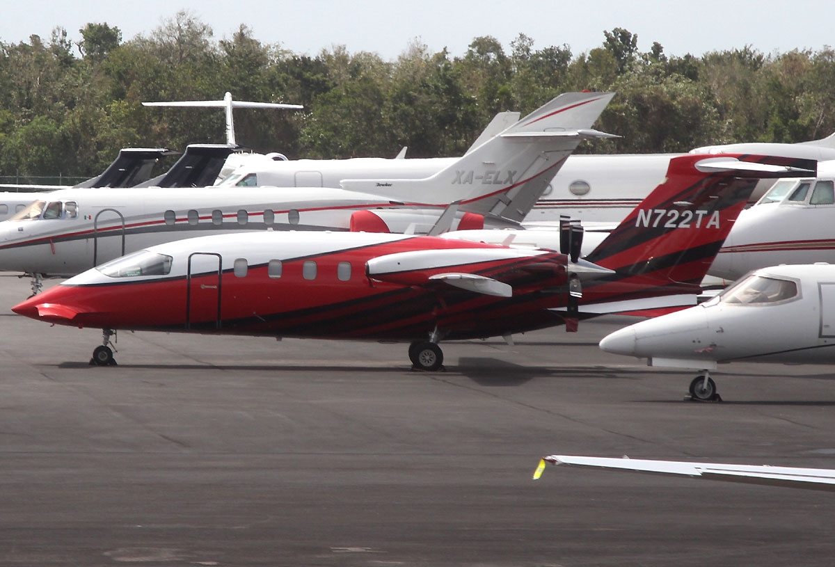 N722TA - Piaggio P-180 Avanti