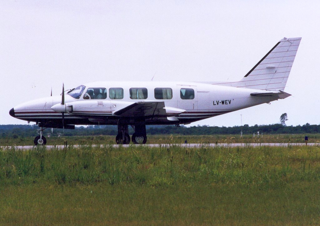 LV-WEV - Piper PA-31-350 Navajo Chieftain