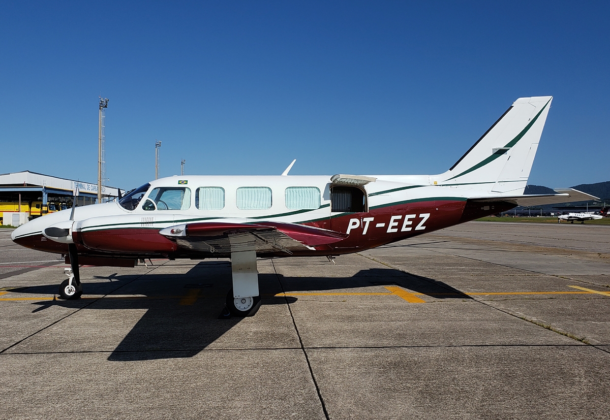 PT-EEZ - Embraer EMB-820C NAVAJO