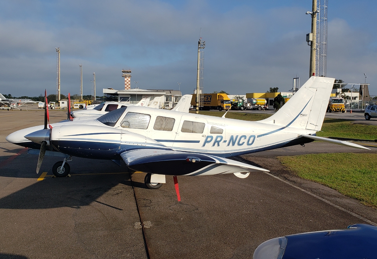 PR-NCO - Piper PA-34-220T Seneca III