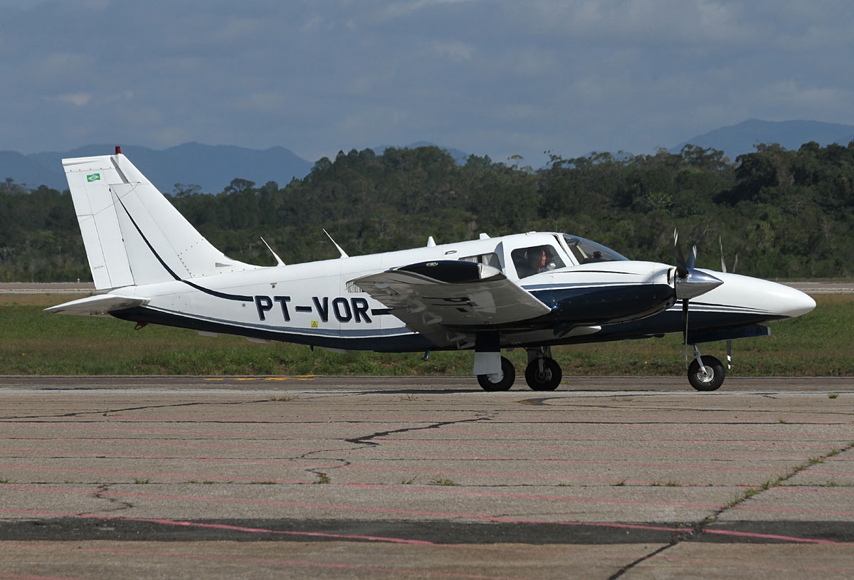 PT-VOR - Embraer EMB-810C Seneca II