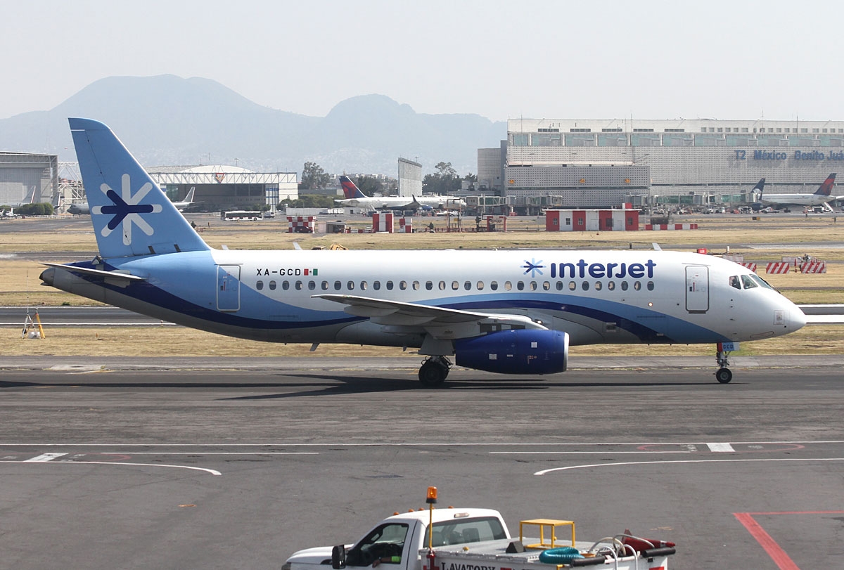 XA-GCD - Sukhoi Superjet 100-95B