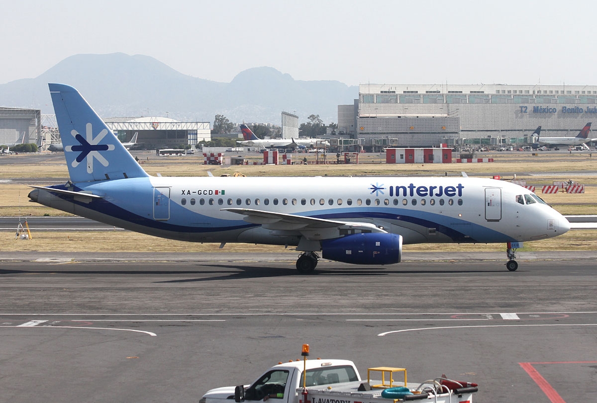 XA-GCD - Sukhoi Superjet 100-95B