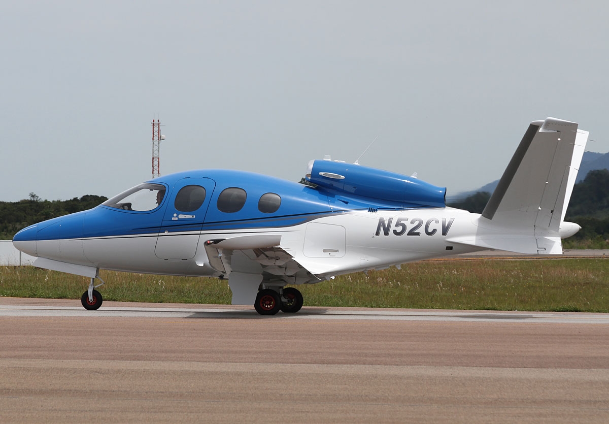 N52CV - Cirrus SF50