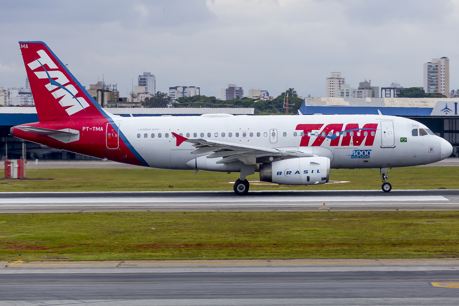 PT-TMA - Airbus A319