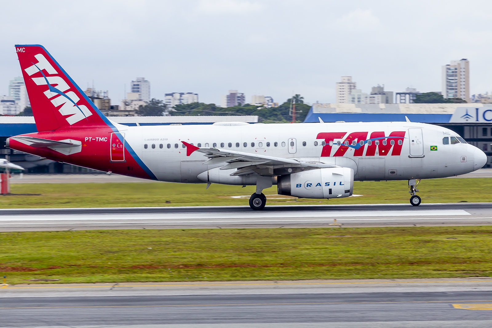 PT-TMC - Airbus A319