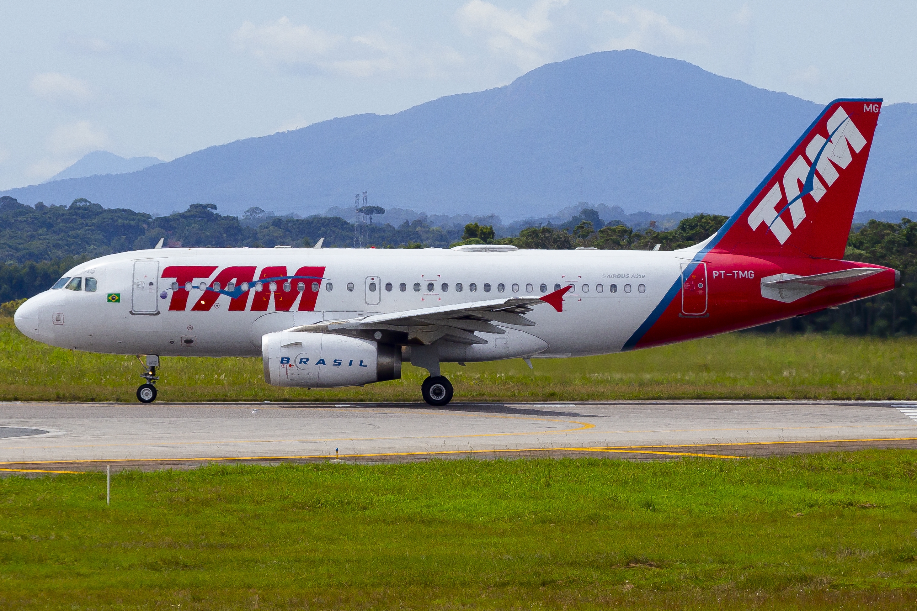 PT-TMG - Airbus A319