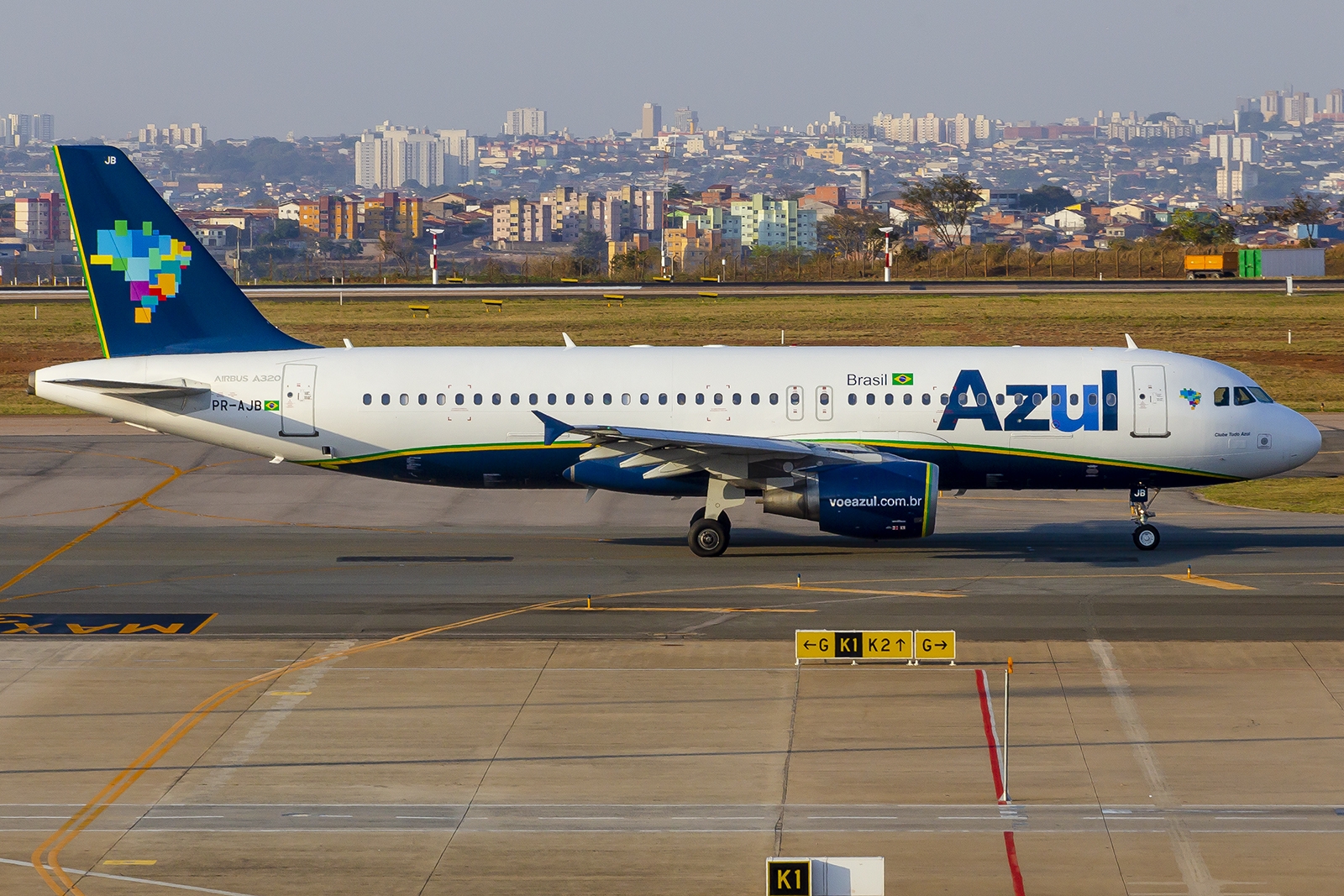 PR-AJB - Airbus A320