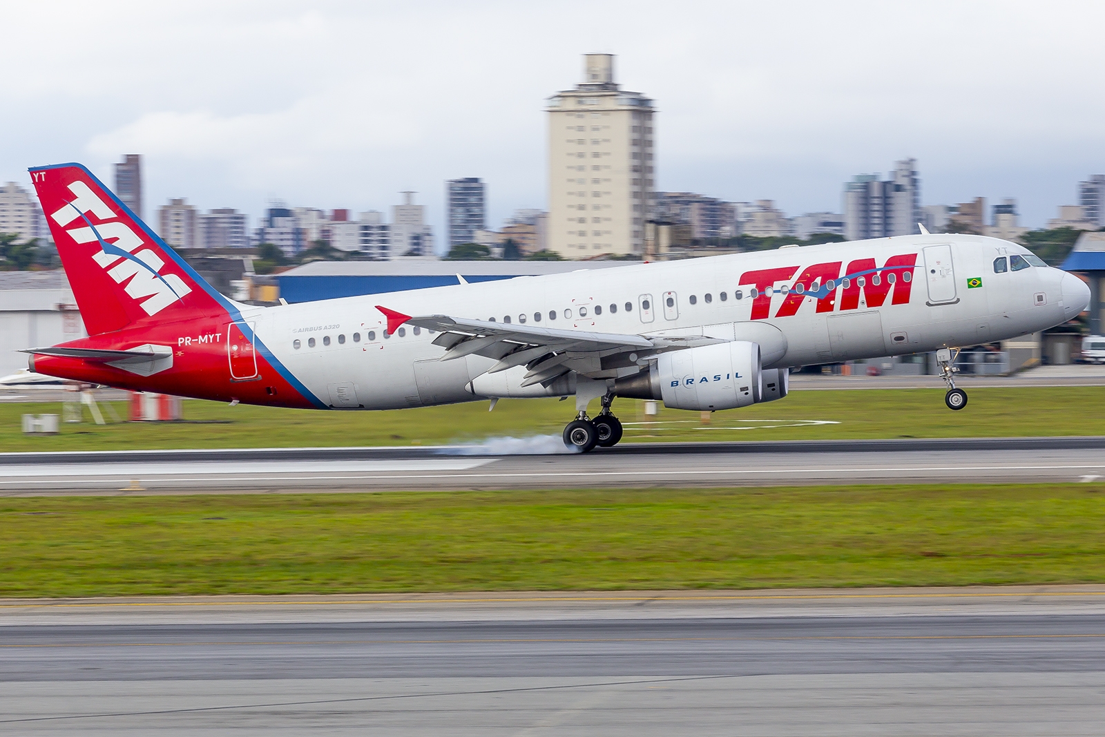 PR-MYT - Airbus A320