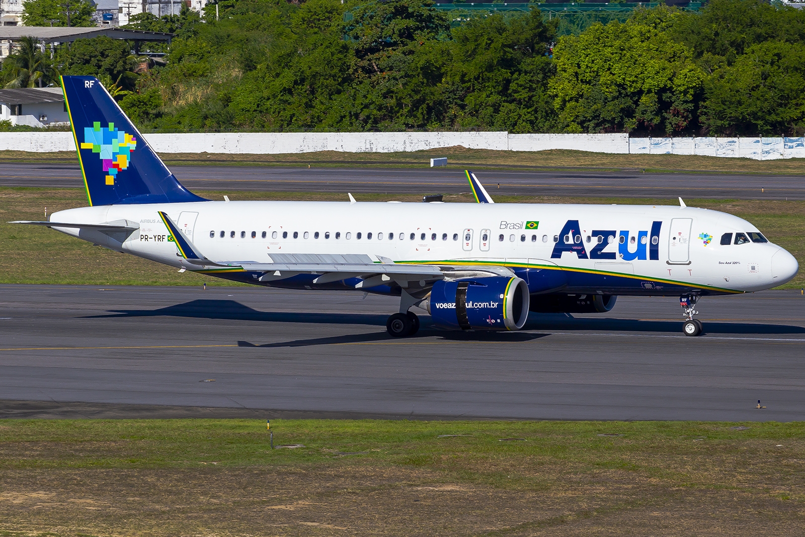 PR-YRF - Airbus A320