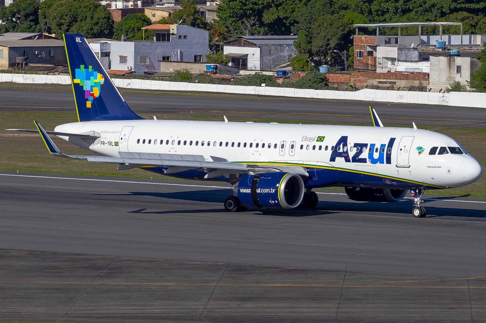 PR-YRL - Airbus A320