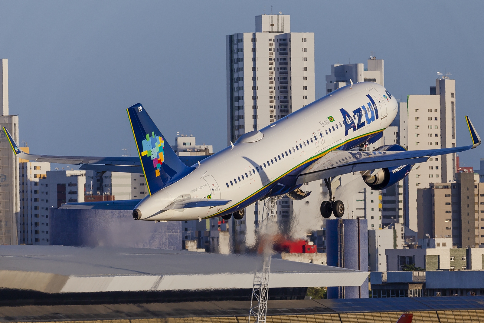 PR-YRO - Airbus A320