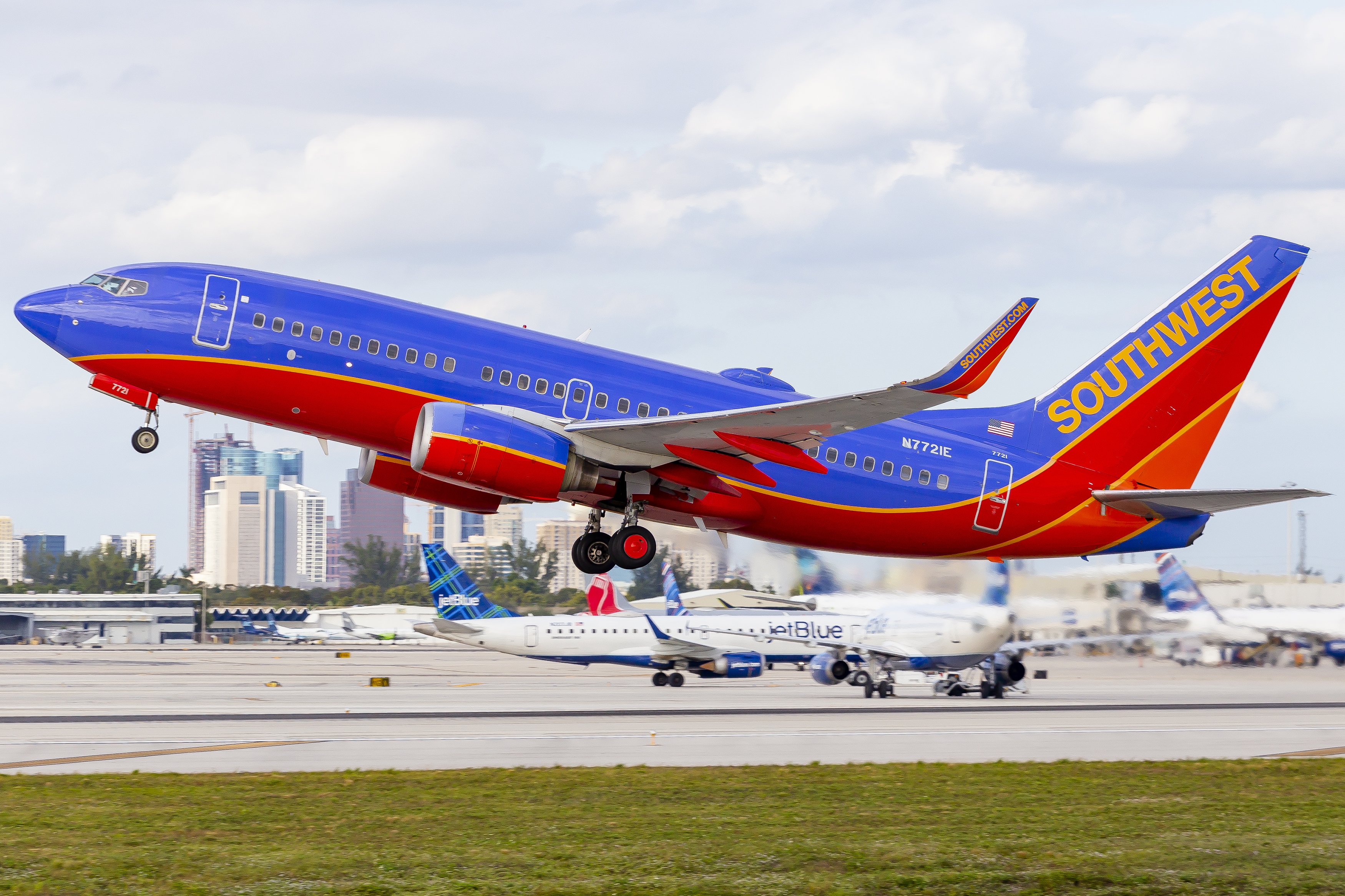 N7721E - Boeing 737-700