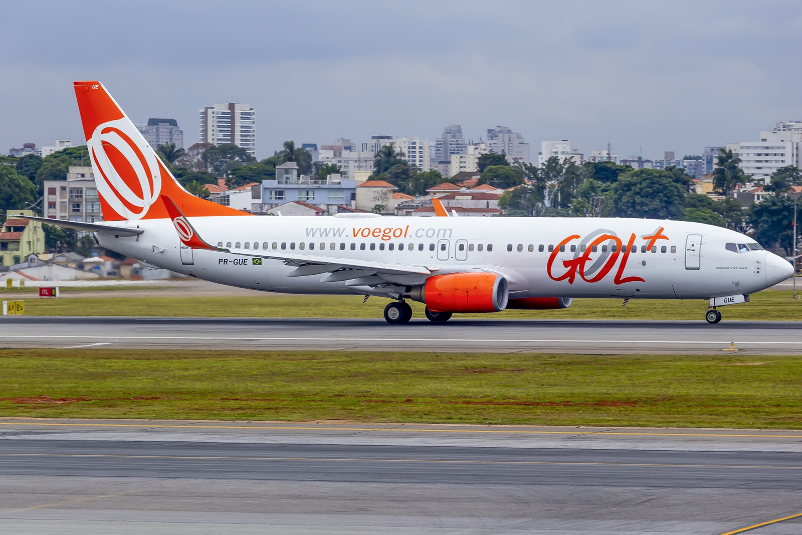 PR-GUE - Boeing 737-800