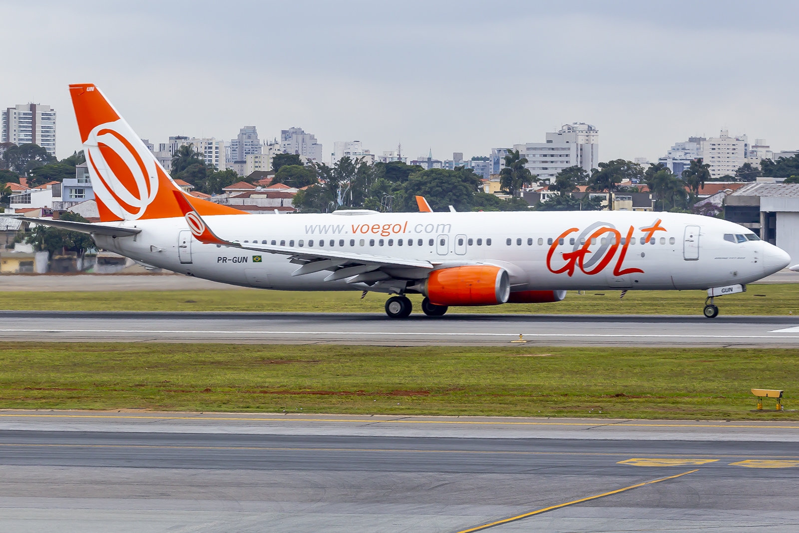 PR-GUN - Boeing 737-800