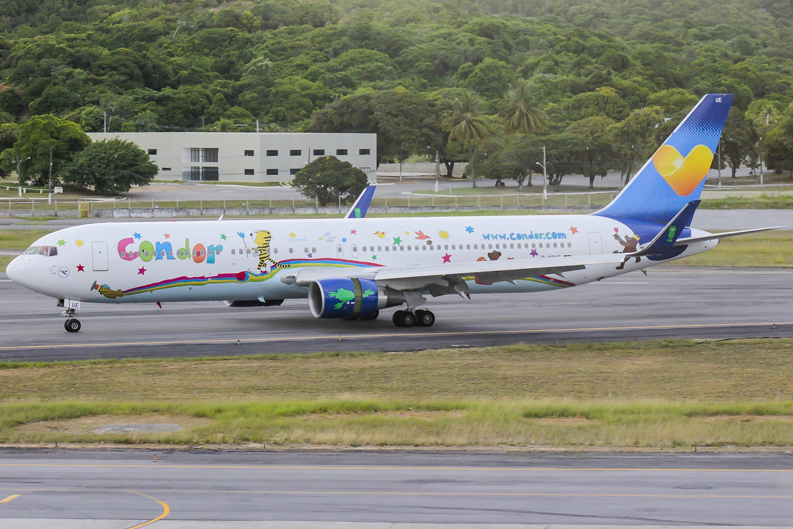 D-ABUE - Boeing 767-300(ER)