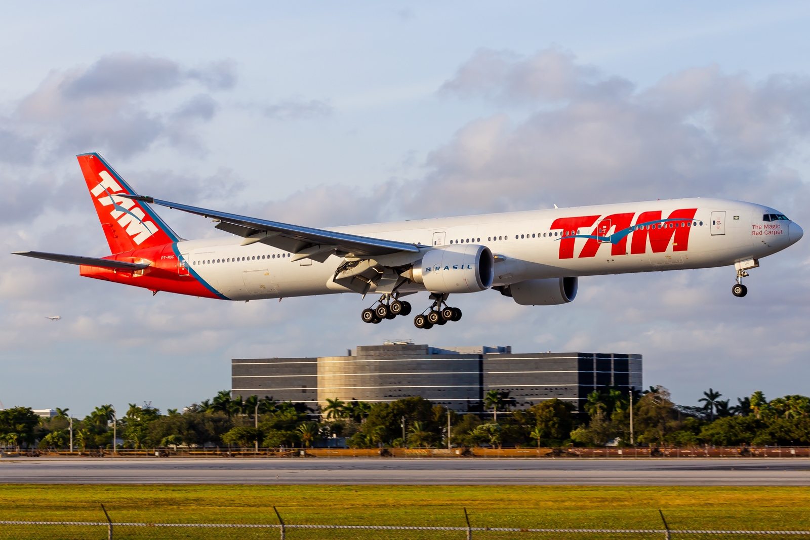 PT-MUC - Boeing 777-300ER