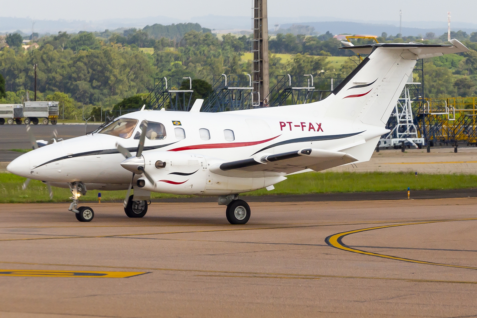 PT-FAX - Embraer EMB-121 Xingú