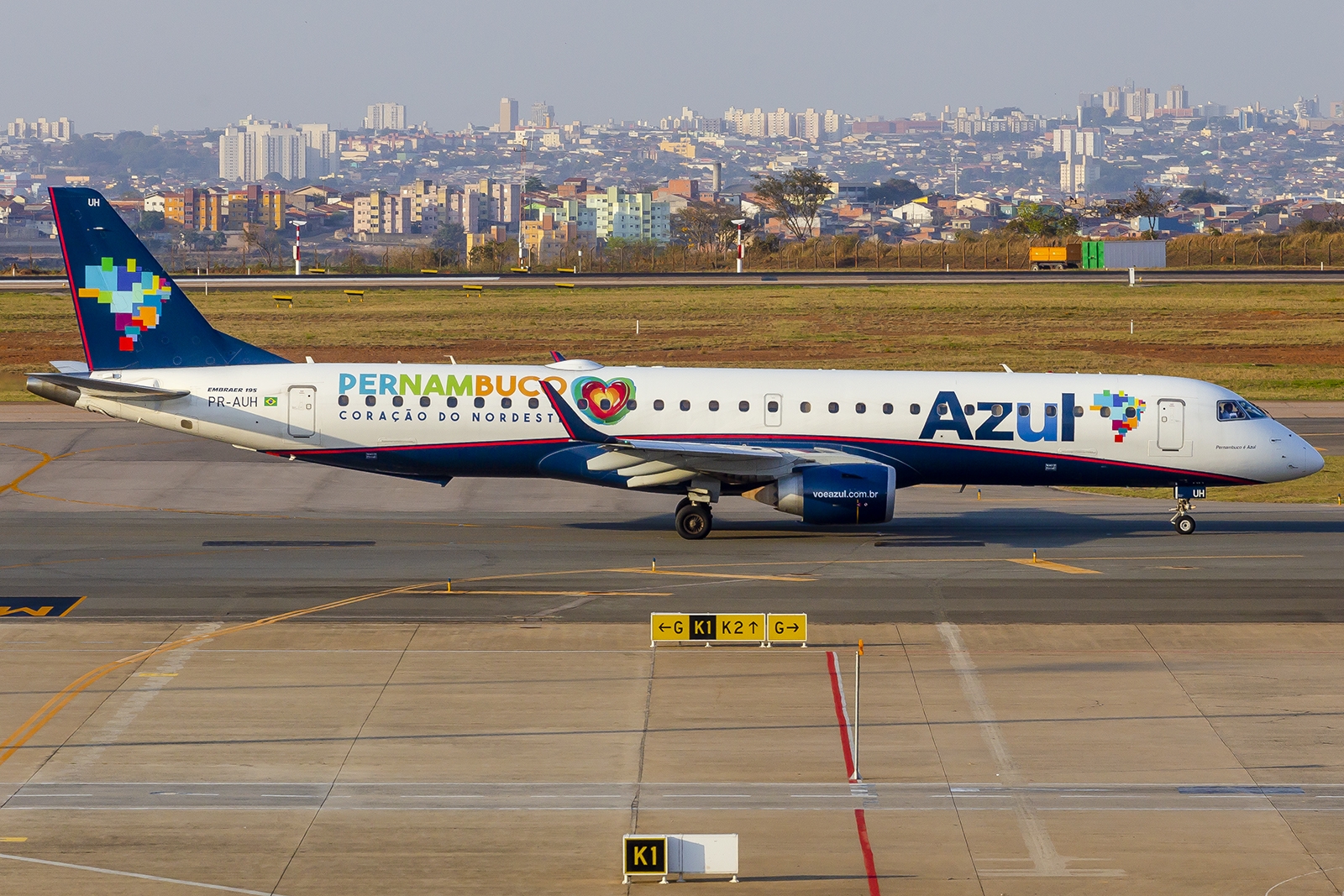 PR-AUH - Embraer 190-200