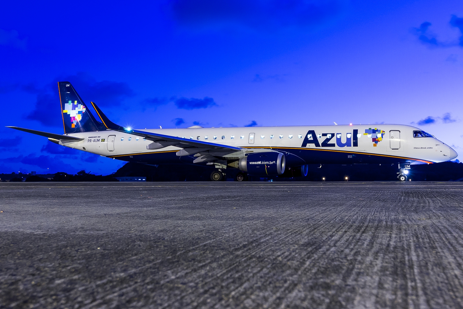 PR-AUM - Embraer 190-200