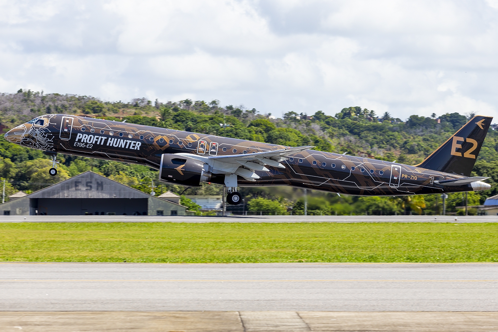 PR-ZIQ - Embraer 190-400 E2